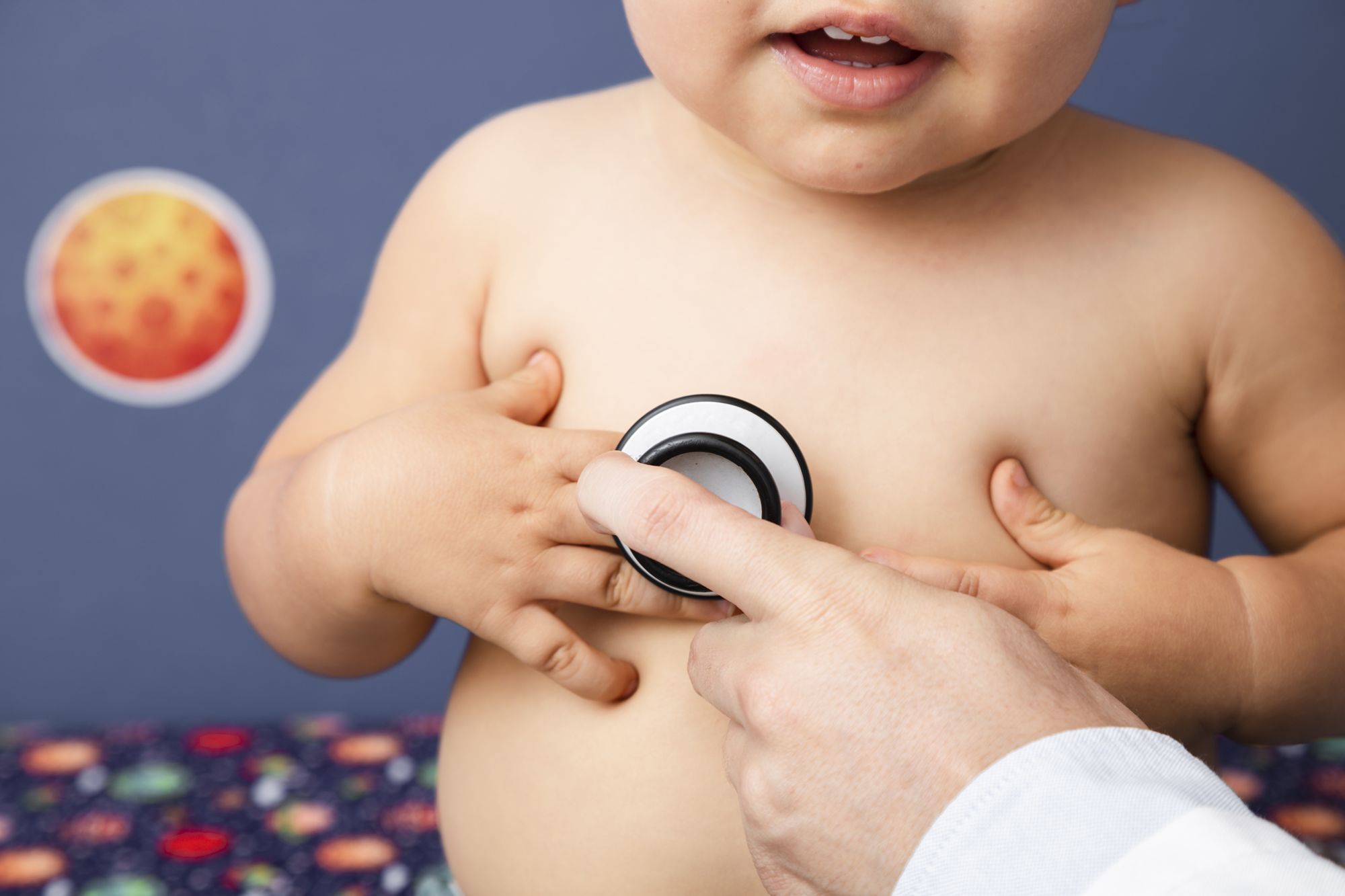m_close-up-baby-examination-with-stethoscope